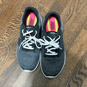 Skechers Goga Max Sneakers Size 7.5